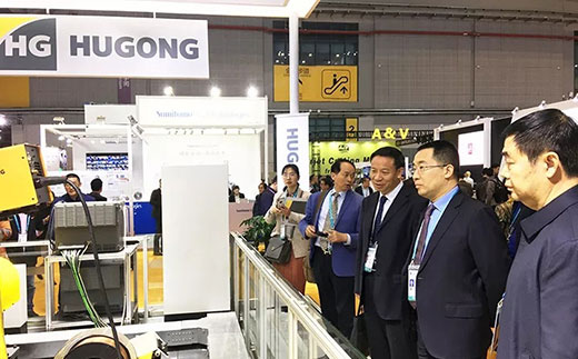 河南省鹤壁市市长莅临918博天堂(中国游)最新官方网站意大利CEA展位