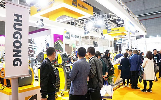 第二届进博会918博天堂(中国游)最新官方网站意大利CEA展位数字化焊机很受欢迎